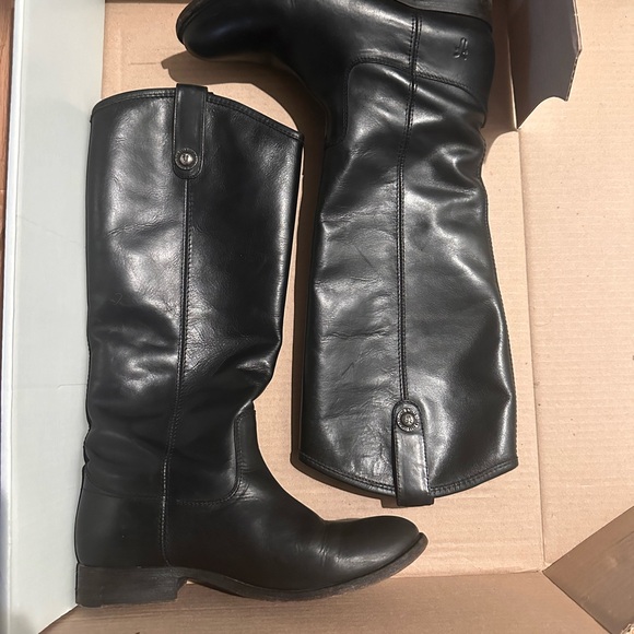 Frye Melissa Button riding boots. Worn 5-6 times. Excellent Condition. - Picture 4 of 5